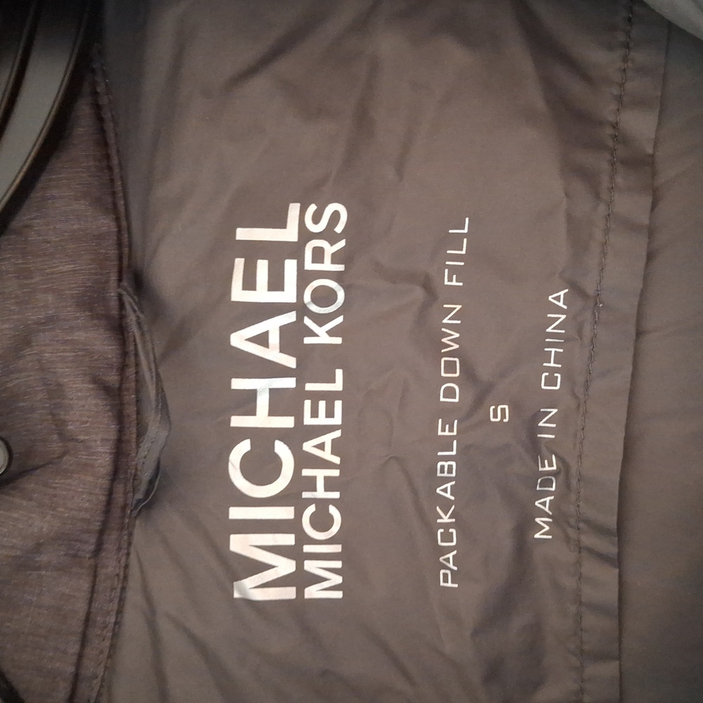 MICHAEL KORS Down Coat - Excellent Used Condition - Picture 8 of 9